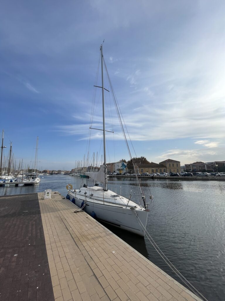 Boat in Martigures